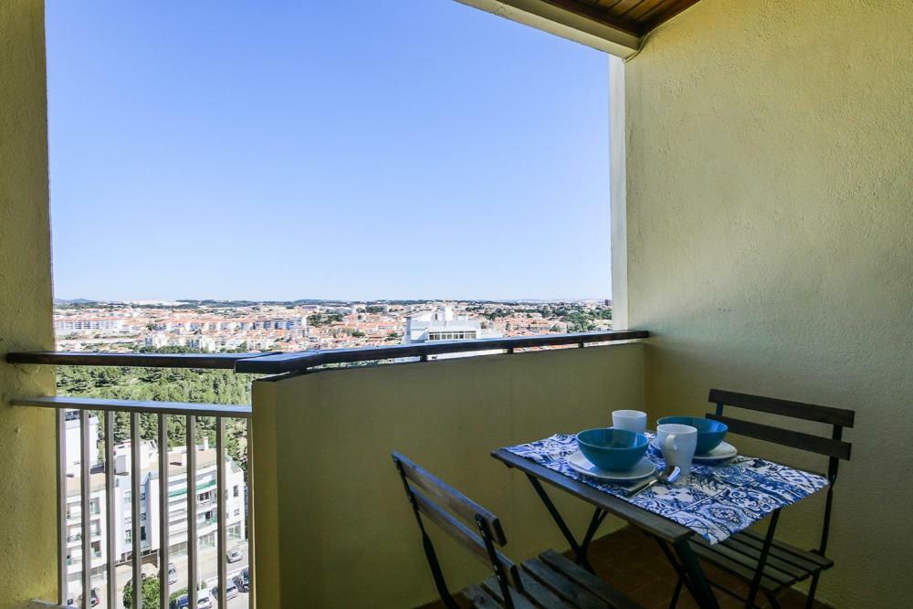 Cozy Studio With Balcony And Beautiful View Apartment Cascais Exterior foto